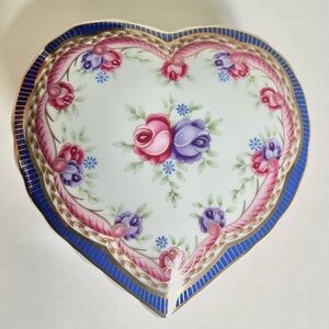 Vintage 1993 Lefton China- Heart Shaped Floral Music Box